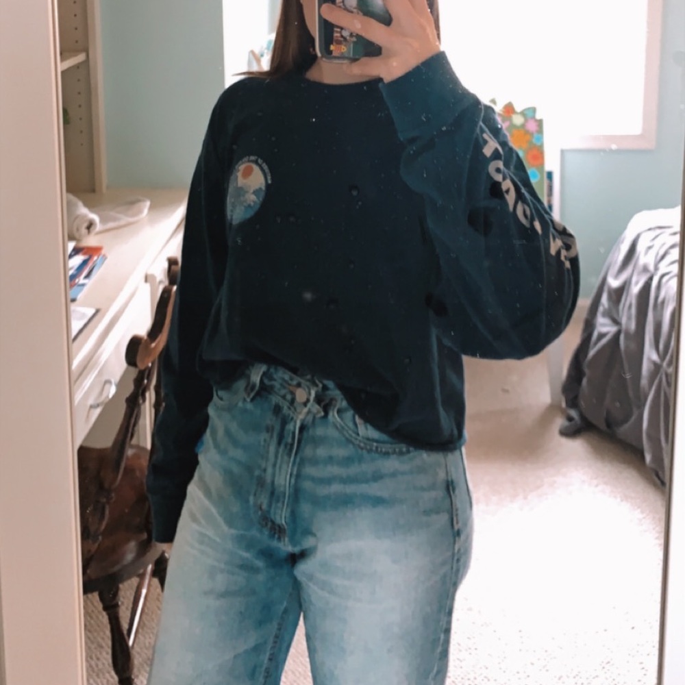 Brandy Melville NATIVES OF THE GOLDEN COAST Long-Sleeve Cropped T-Shirt